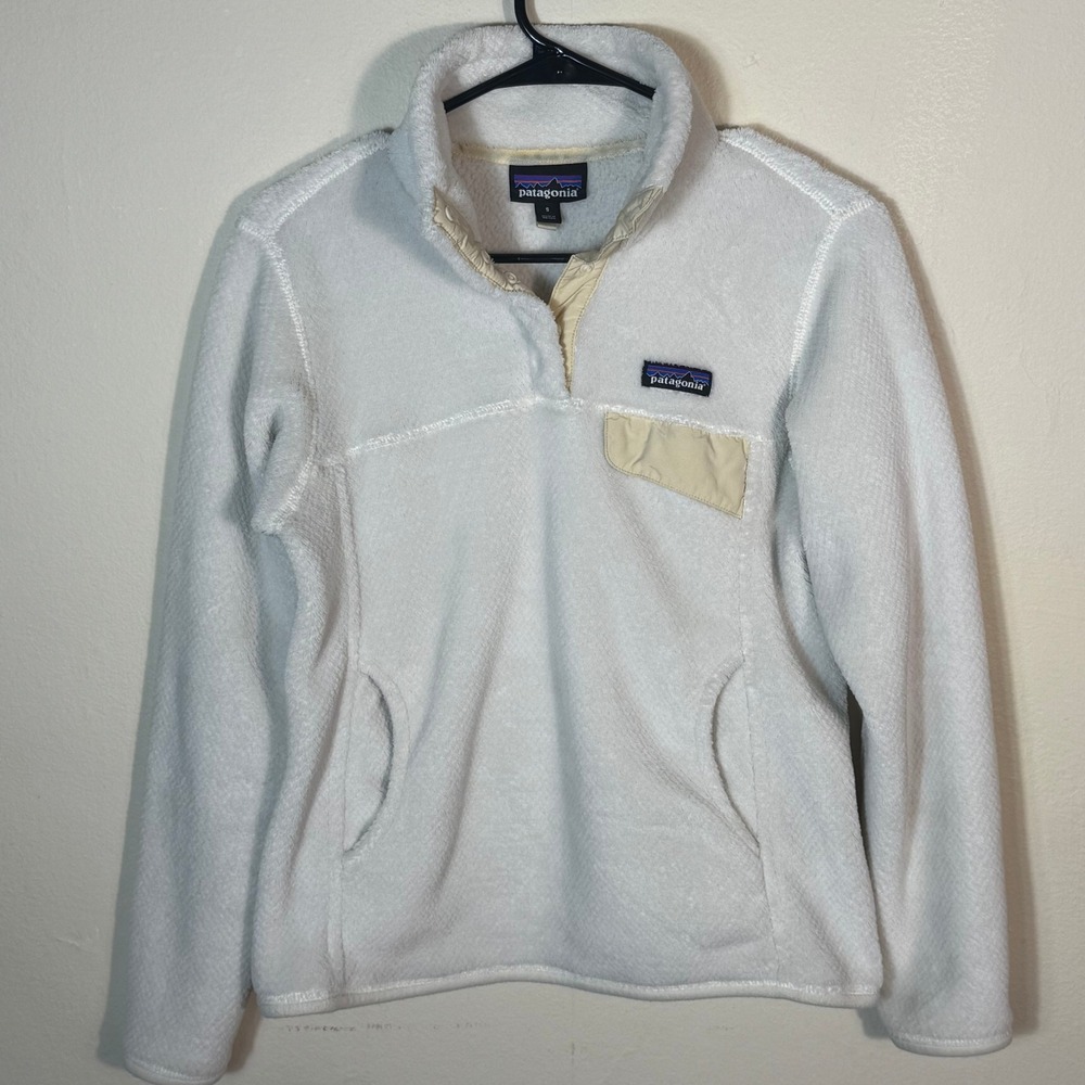 Patagonia Women's White Fleece Pullover with Beige Chest Trim